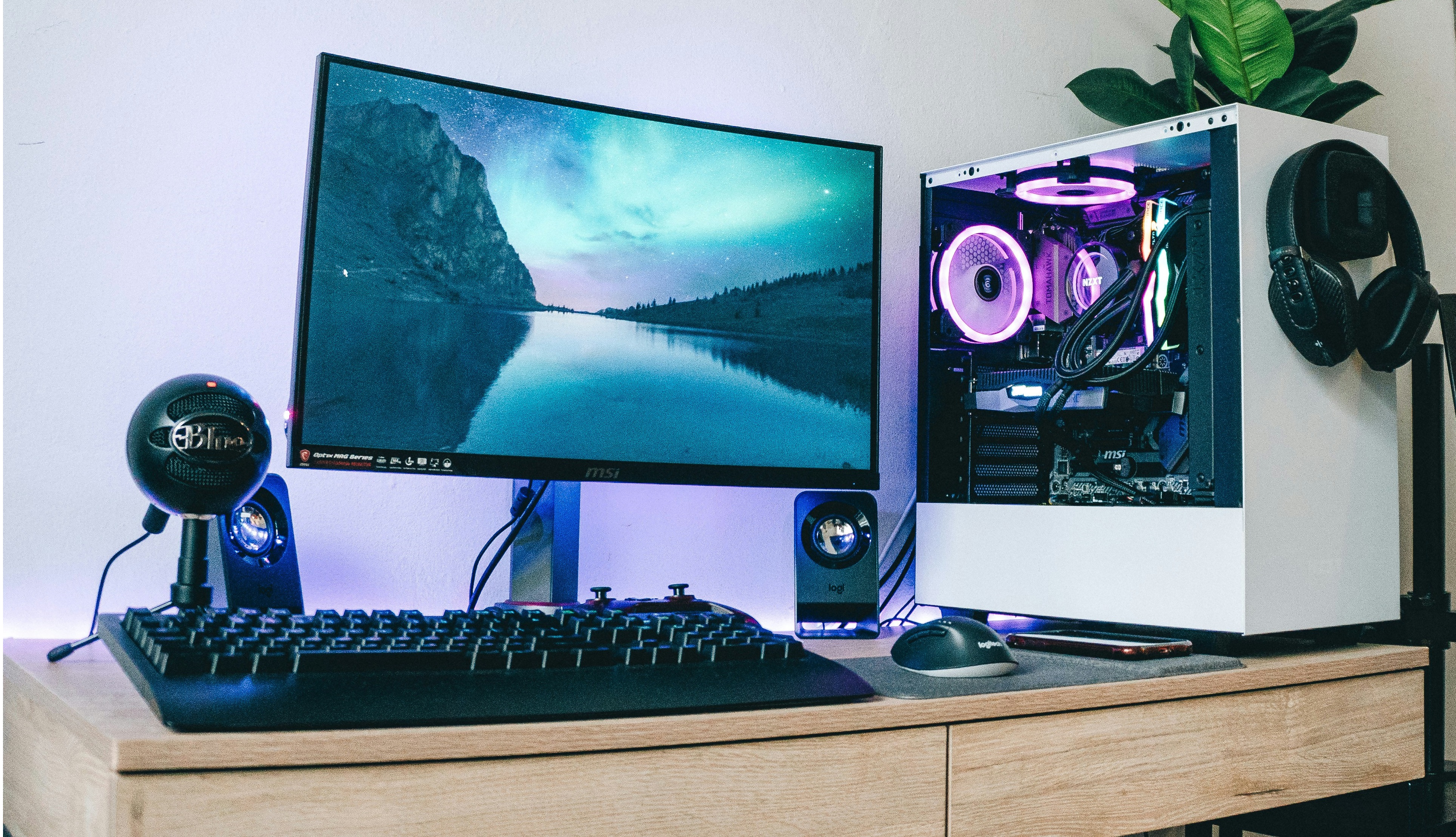 Desktop computer